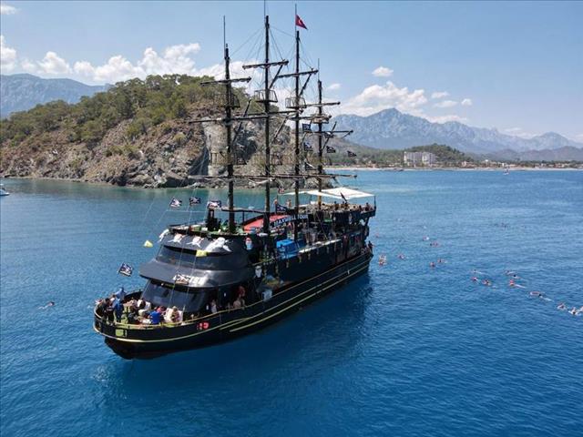 Тур на пиратской лодке по Анталии